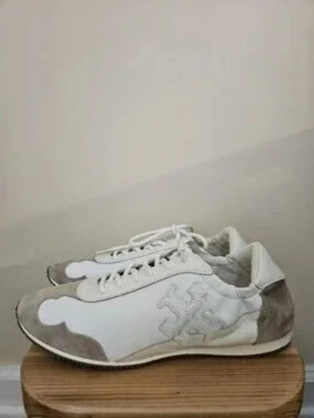 BURCH TORY SNEAKER NYLON/LEATHER/SUEDE T LOGO IVORY/TAN/SZ US 8.5